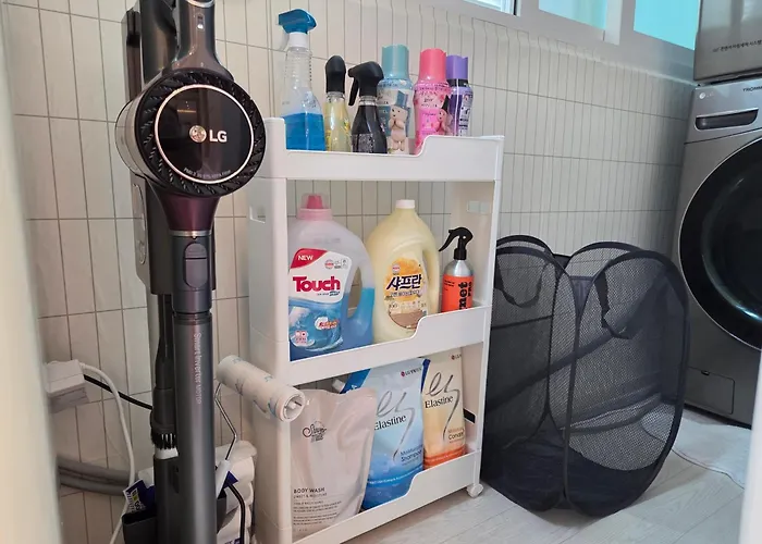 Gangnam Daiso Hakdong Station Exit 4 7 Minutes On Foot From Olive Mooshinsa Family Trip Laundry Luggage Storage Business Trip Comfortable Bed * ソウル特別市